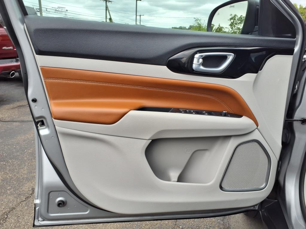 2022 Jeep Compass Limited photo 14