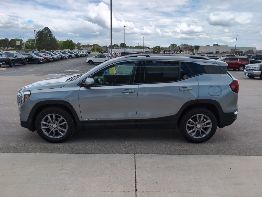 2024 Gmc Terrain SLT photo 5