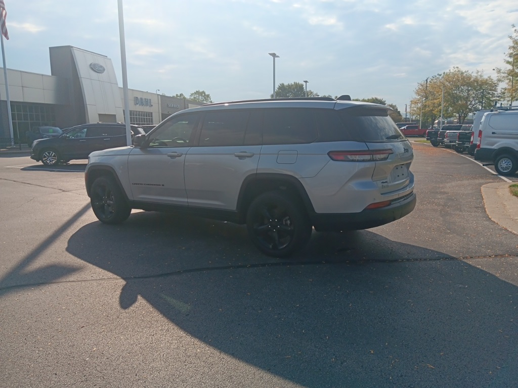 2023 Jeep Grand Cherokee Altitude photo 12