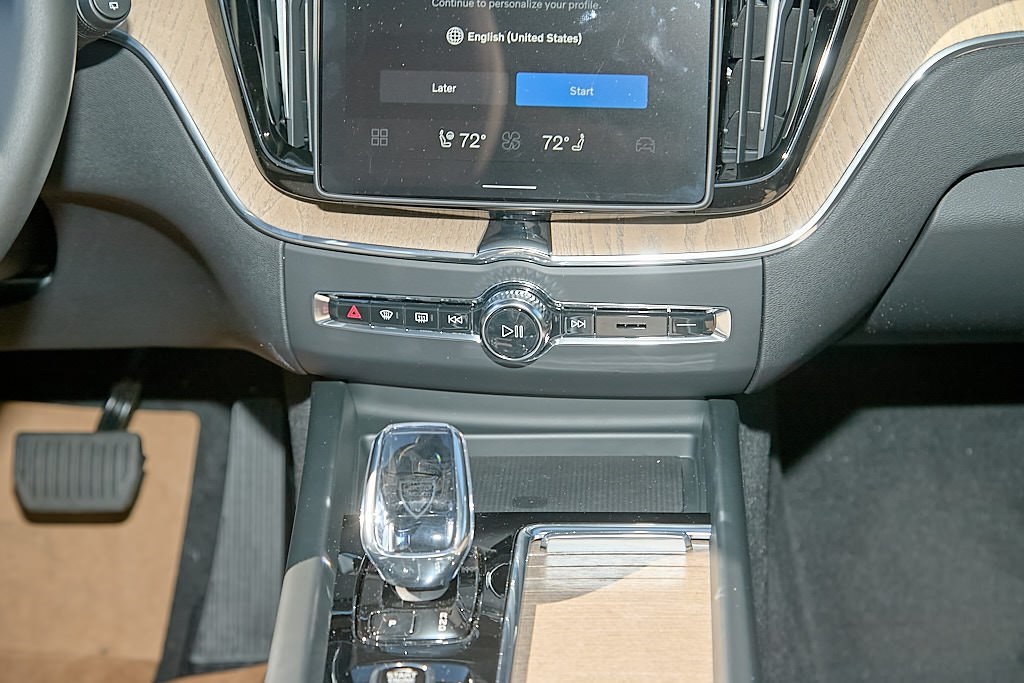 2026 VOLVO XC60 - Image 26