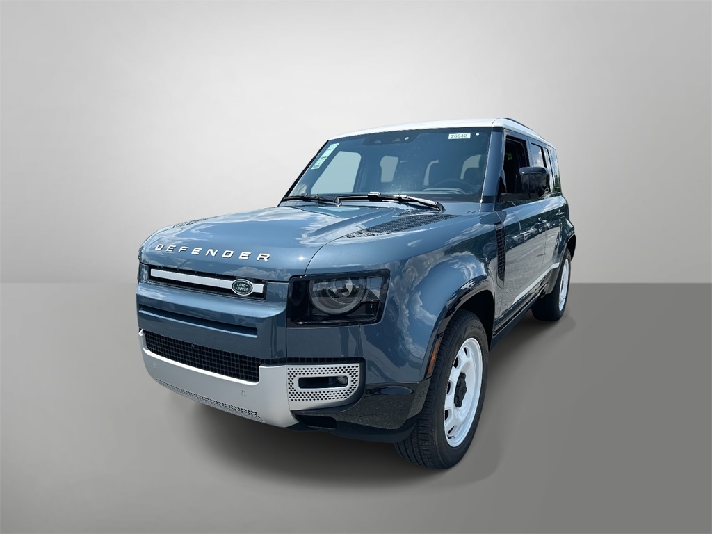 2025 Land Rover Defender S's photo