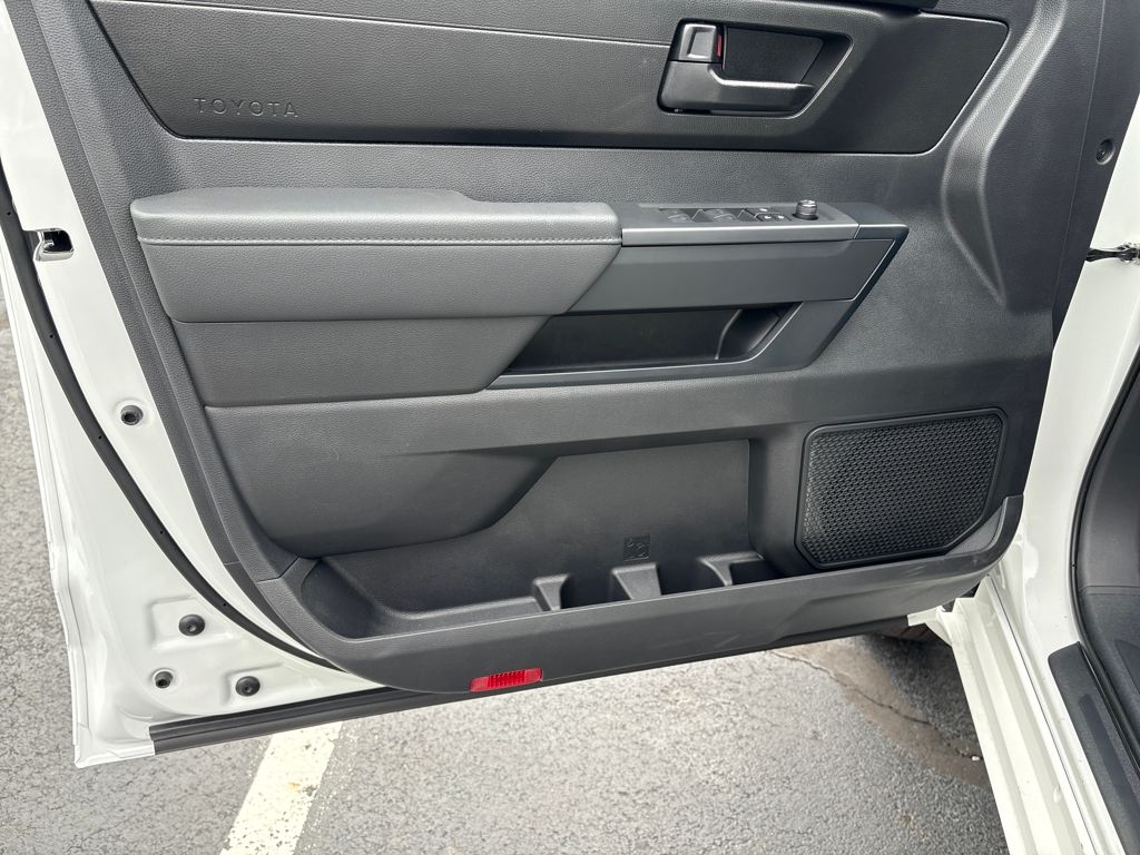 2025 Toyota Tundra SR CrewMax photo 10