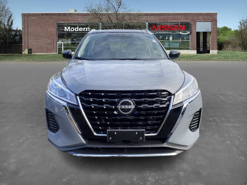 2024 Nissan Kicks SV photo 2