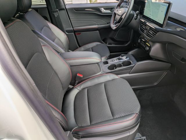2025 Ford Escape ST-Line photo 29