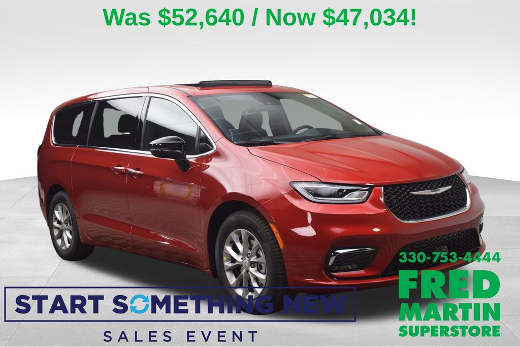 2026 Chrysler Pacifica Limited's photo