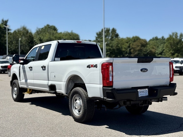 2025 Ford F-350 XL photo 9