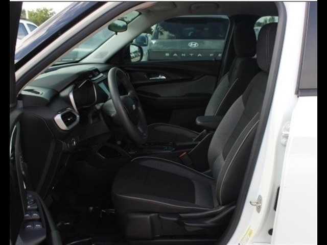 2023 Chevrolet Trailblazer LS photo 4
