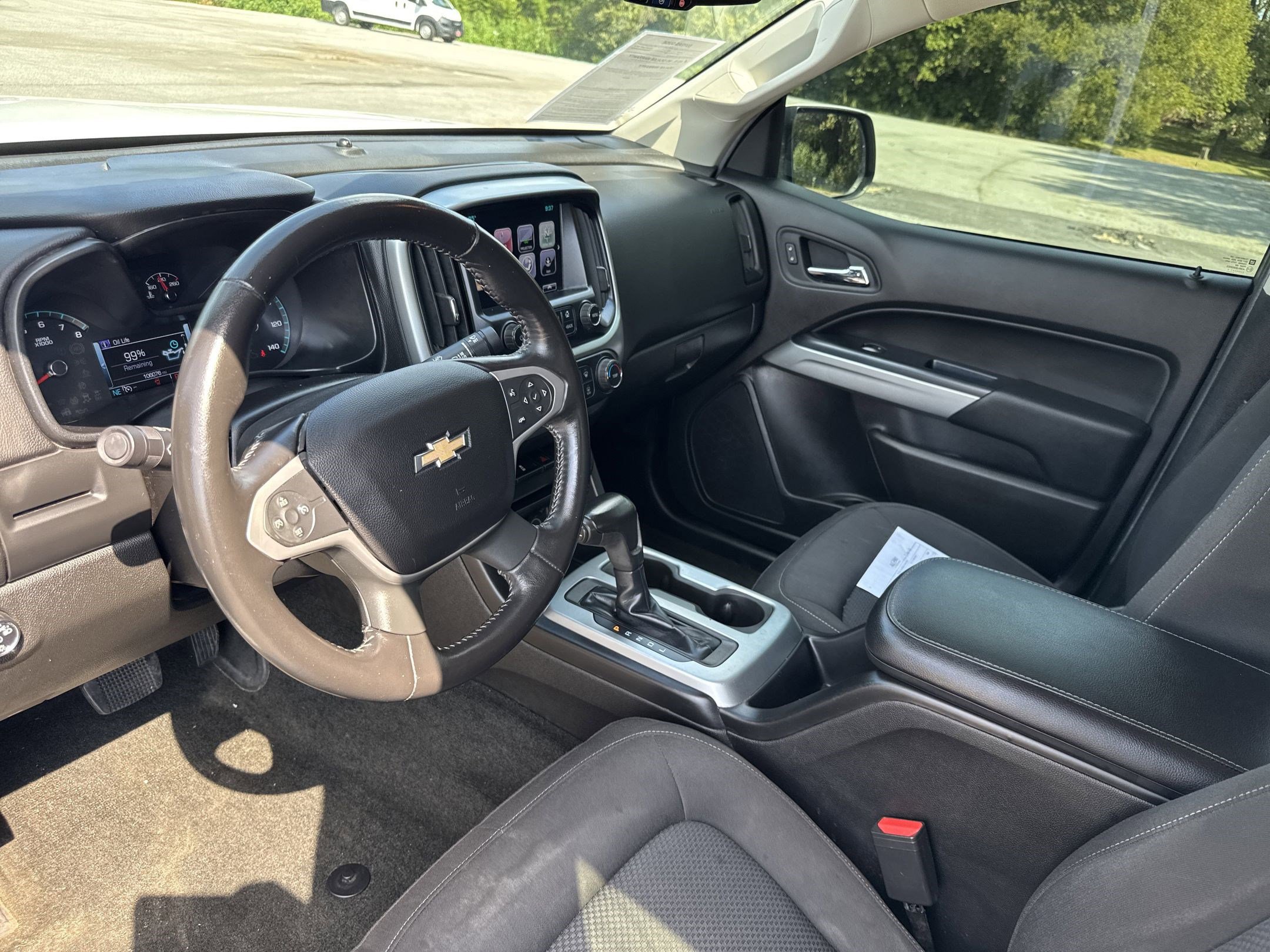 2017 Chevrolet Colorado LT photo 4