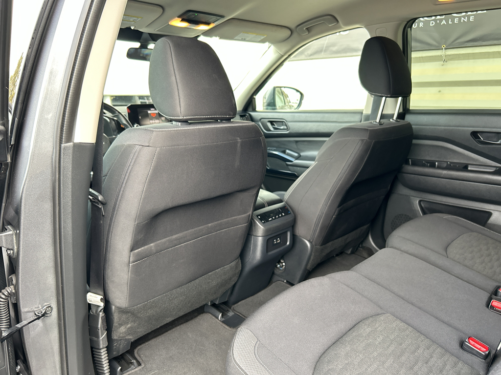 2024 Nissan Pathfinder SV photo 11
