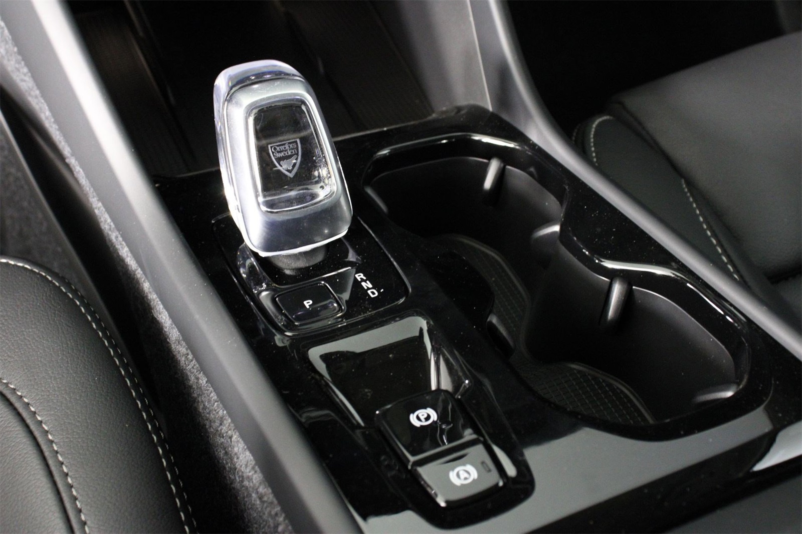 2026 Volvo XC40 Plus photo 6