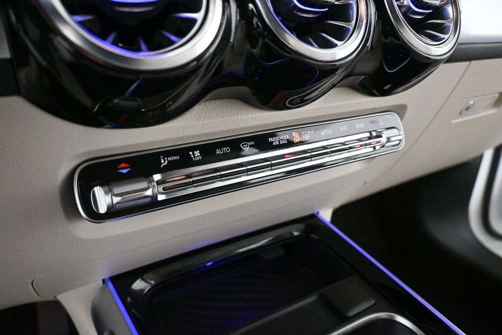 2025 Mercedes Benz GLB 250 photo 10