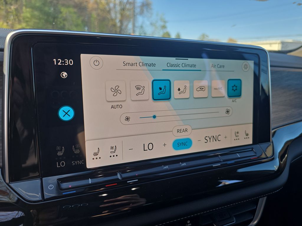 2025 Volkswagen Atlas SEL Premium R-Line photo 10