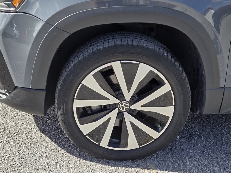 2022 Volkswagen Taos SE photo 7