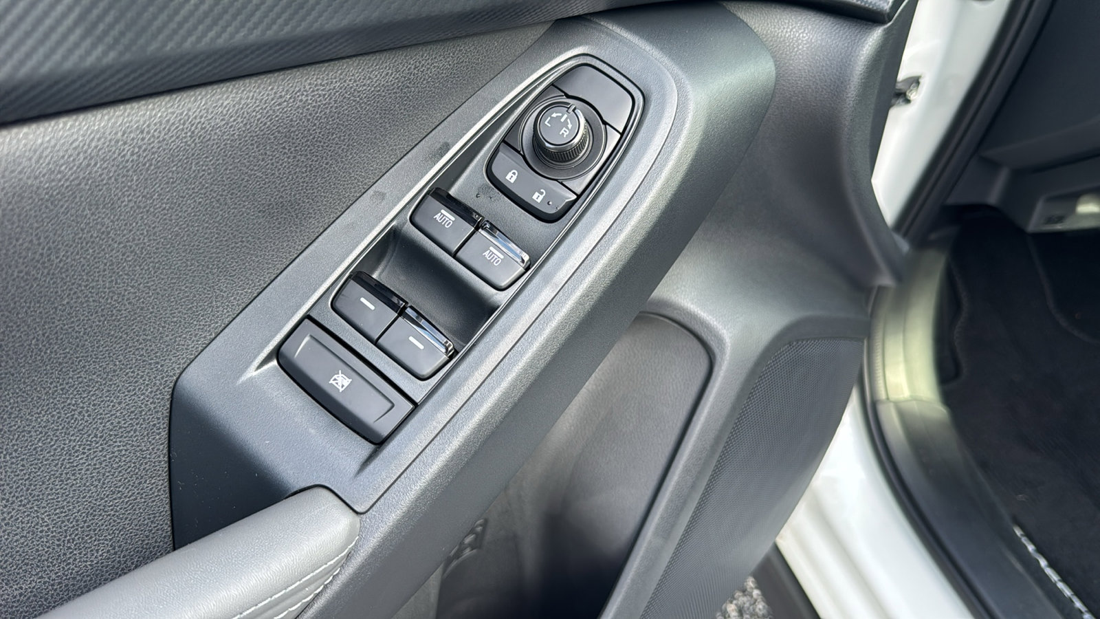 2025 Subaru Crosstrek Premium photo 10
