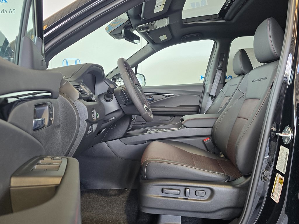2025 Honda Ridgeline Black Edition photo 10