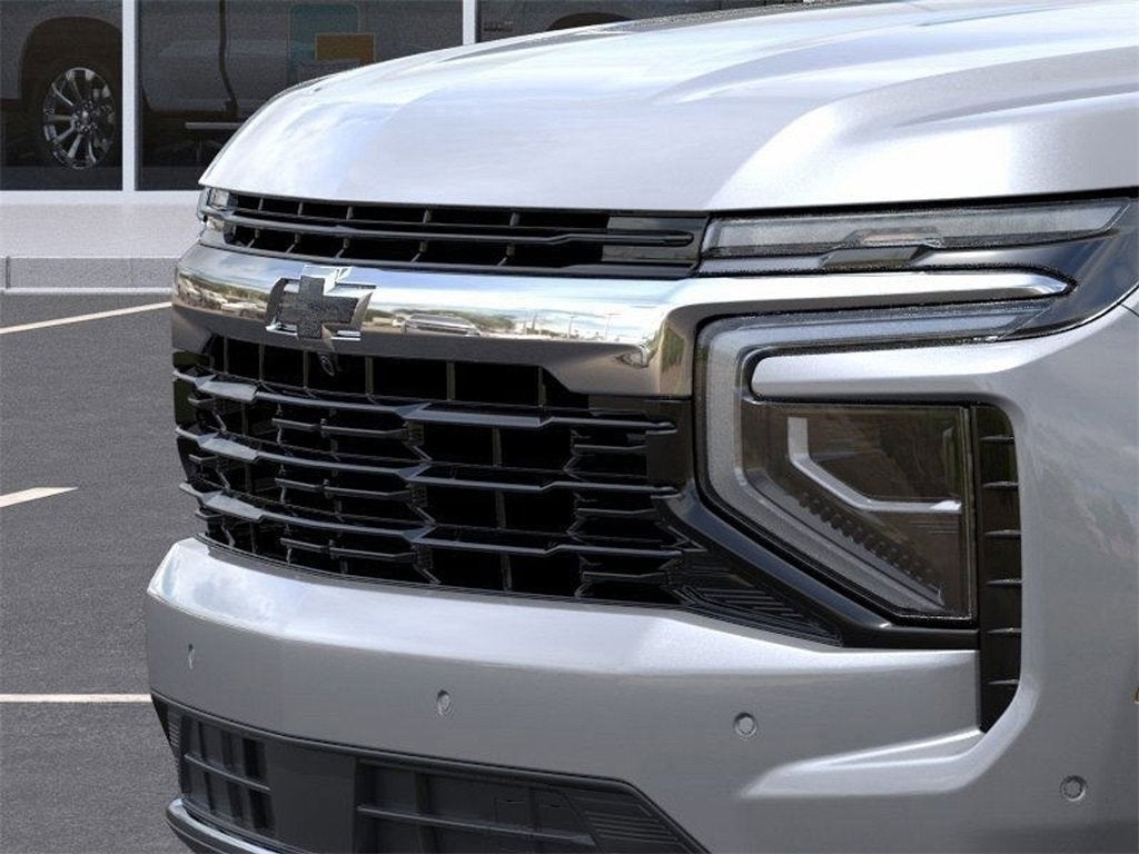 2025 Chevrolet Suburban LS photo 13