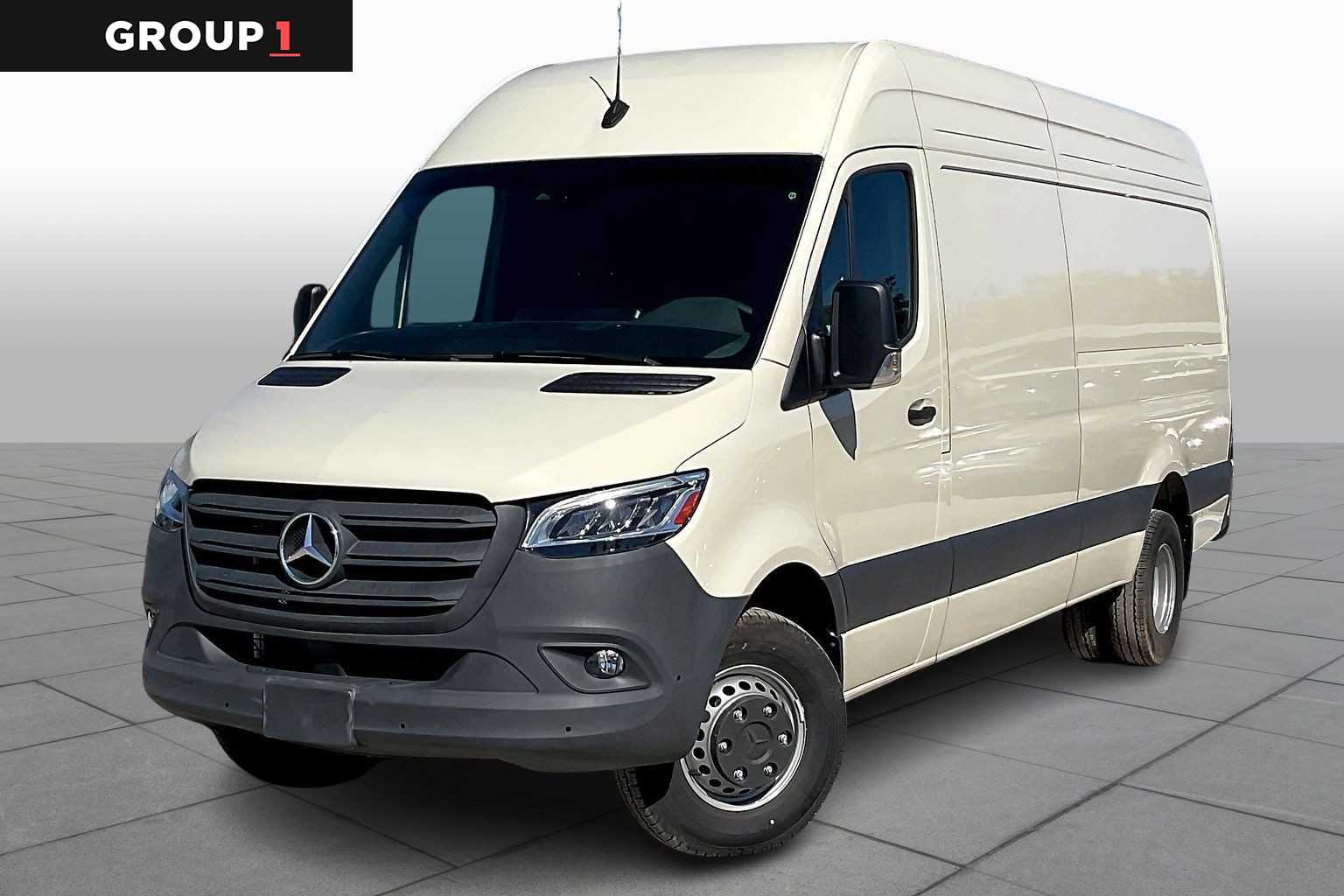 2024 Mercedes-Benz Sprinter Cargo Van Base's photo