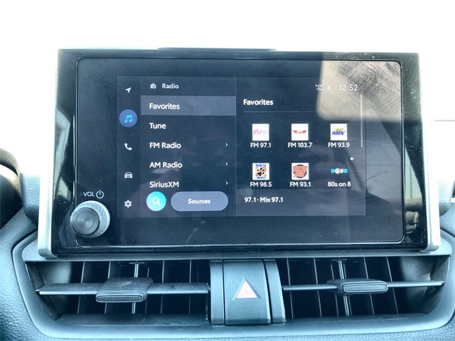 2024 Toyota RAV4 XLE photo 6