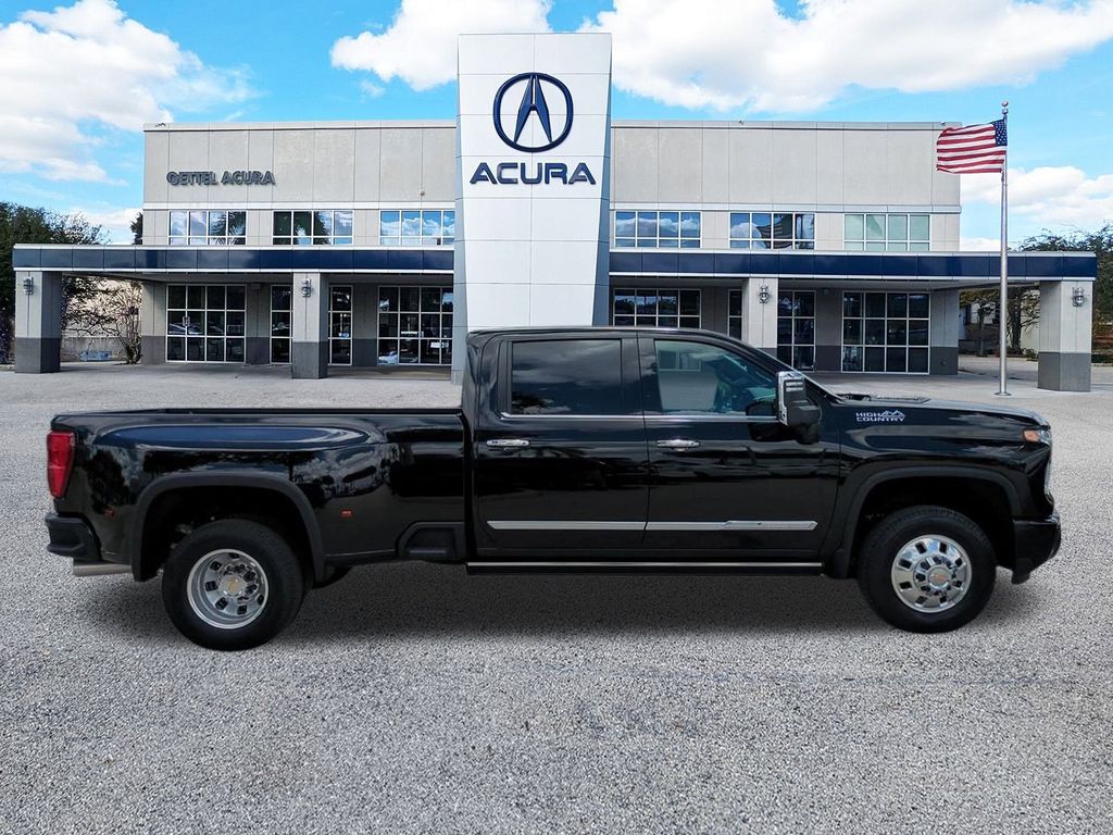 2025 Chevrolet Silverado 3500HD High Country photo 4
