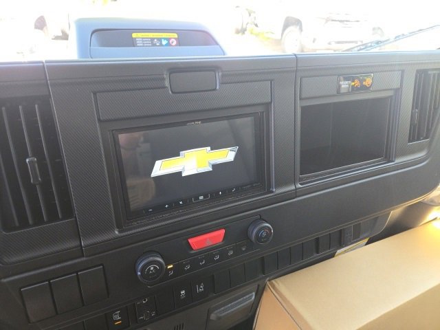 2026 Chevrolet Silverado photo 4