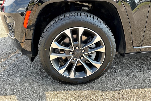 2021 Jeep Grand Cherokee Overland photo 30
