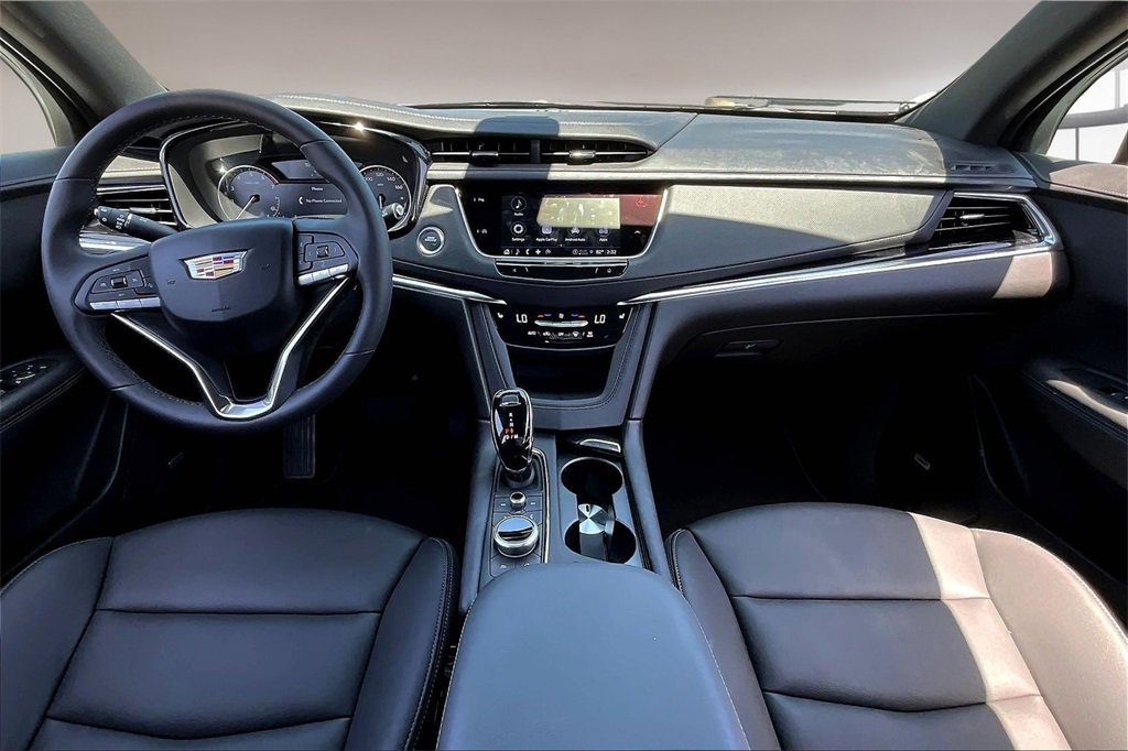 2025 Cadillac XT6 Luxury photo 5