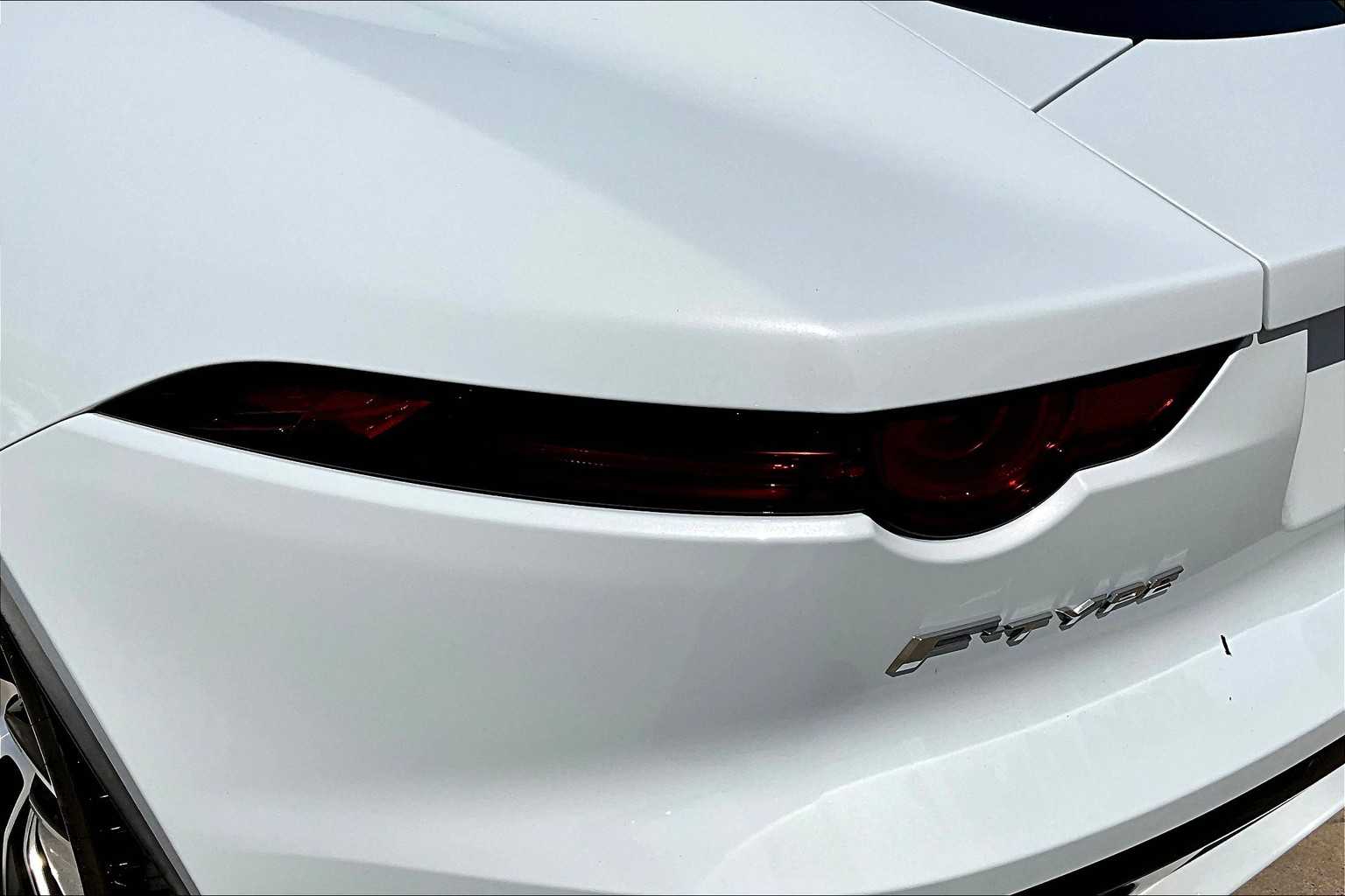 2020 Jaguar F-TYPE R photo 24