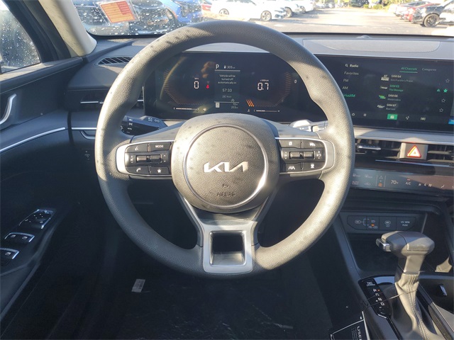 2025 Kia K5 LXS photo 7