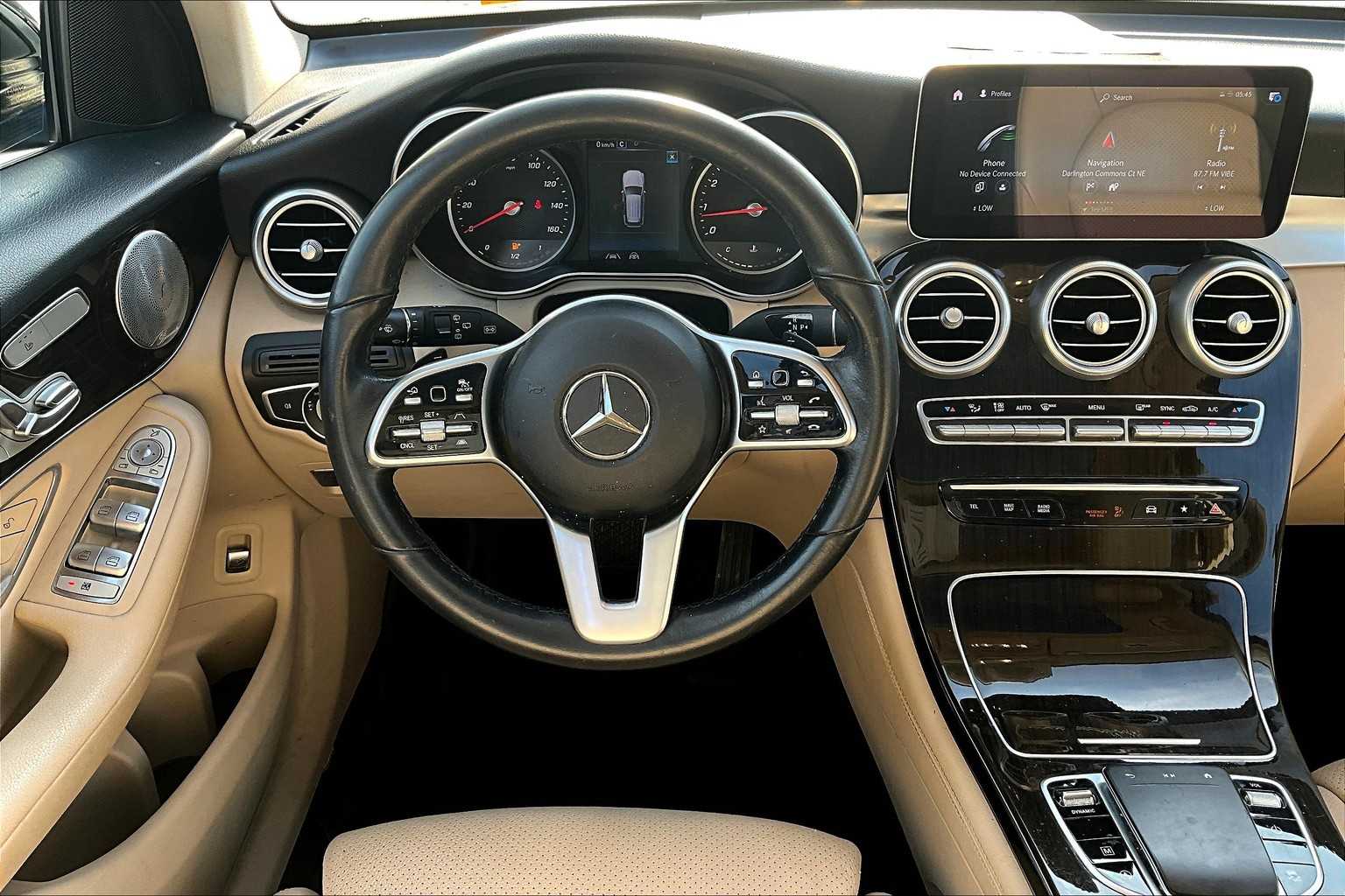 2020 Mercedes Benz GLC 300 photo 4