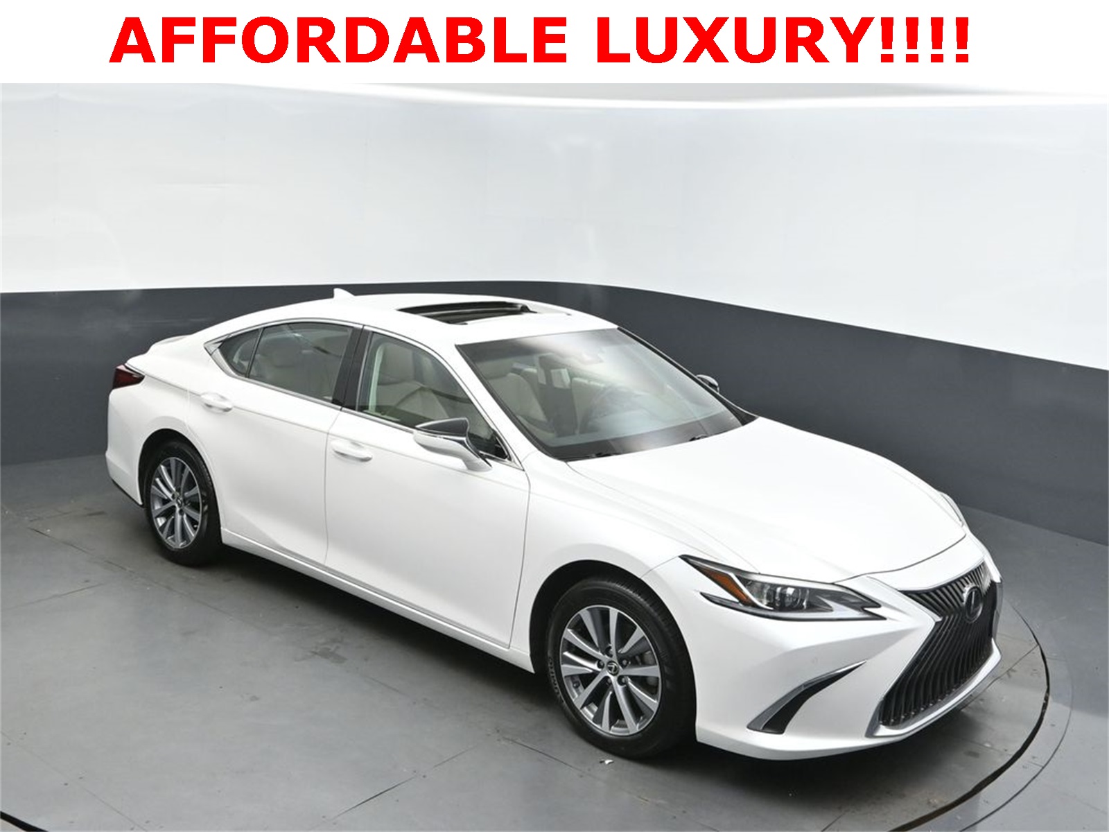 2019 Lexus ES 350's photo