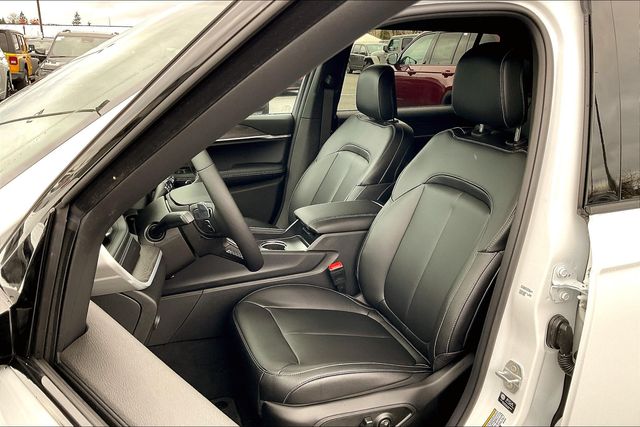 2025 Jeep Grand Cherokee Limited photo 9