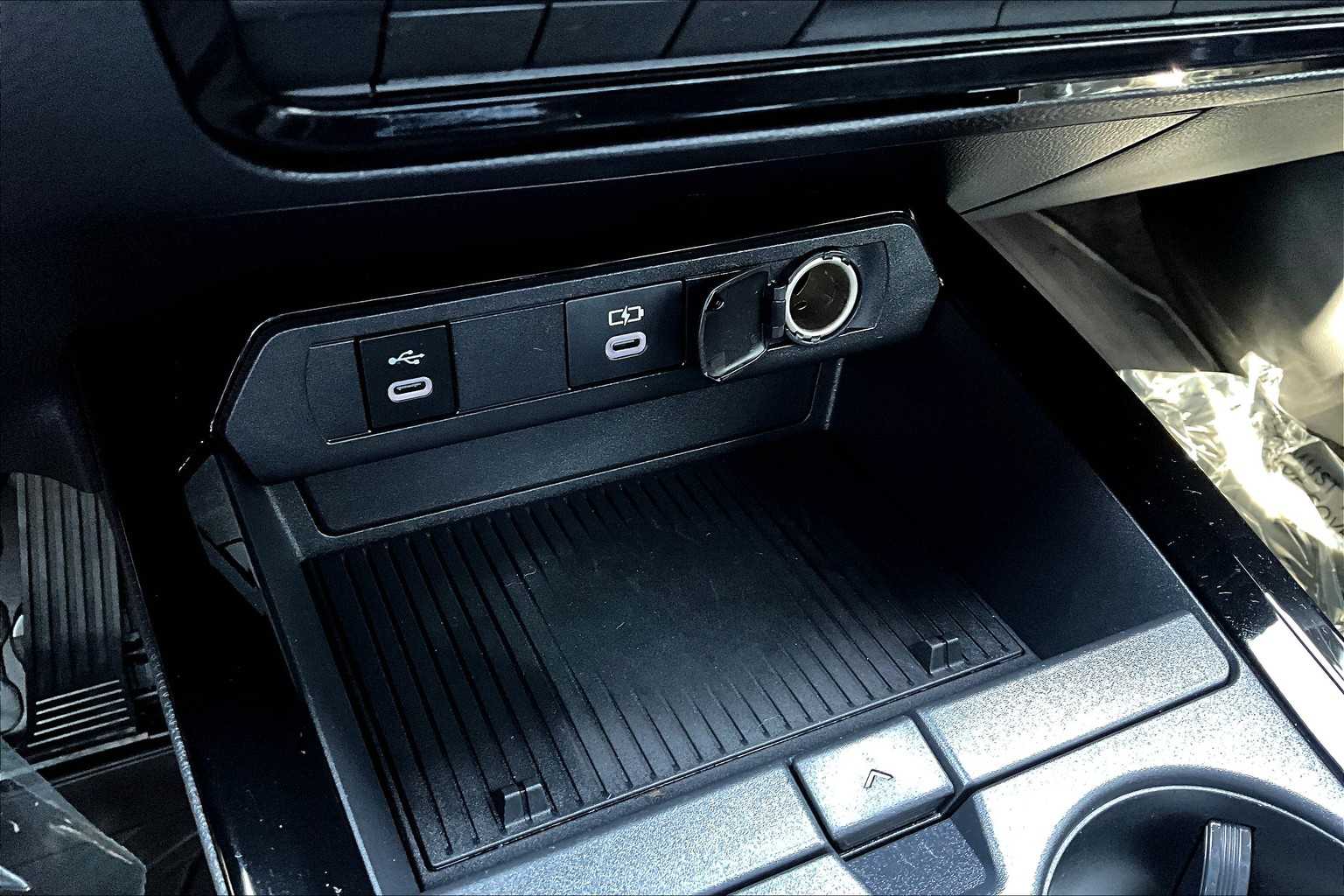 2023 Toyota Prius Prime XSE photo 30