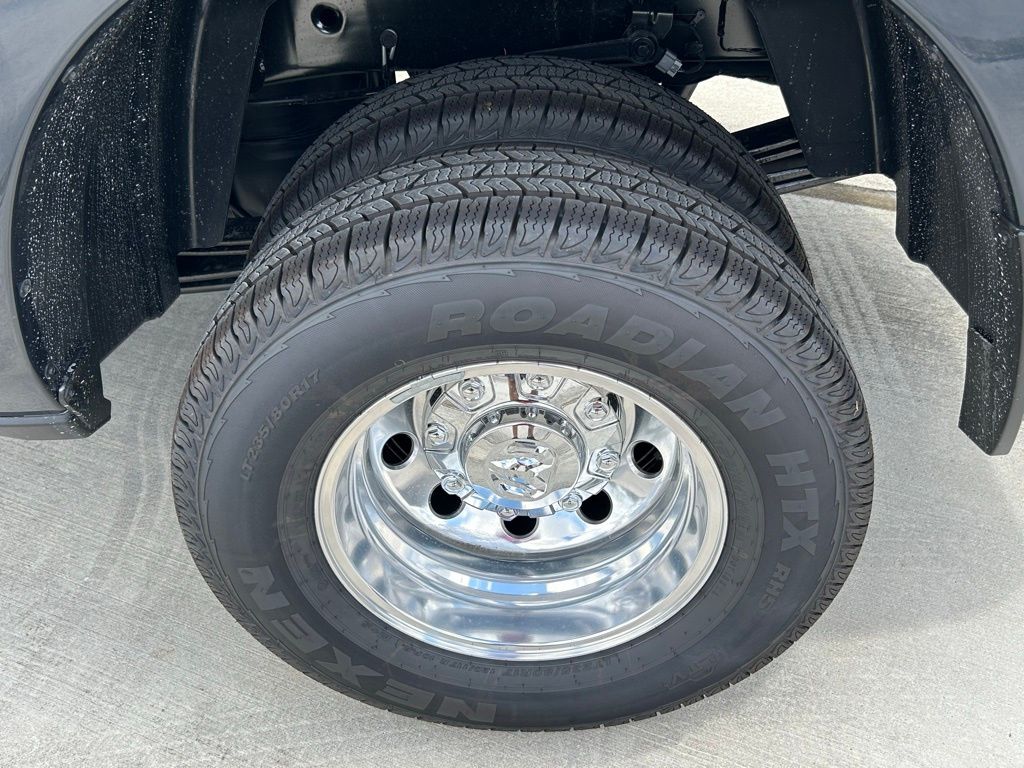 2025 Ram 3500 Laramie photo 26