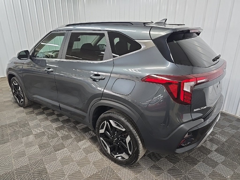 2024 Kia Seltos SX photo 8