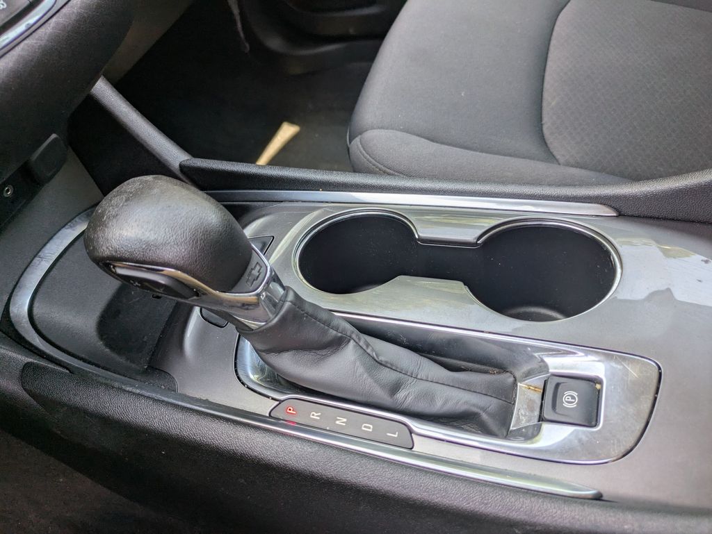 2022 Chevrolet Malibu 1LT photo 17