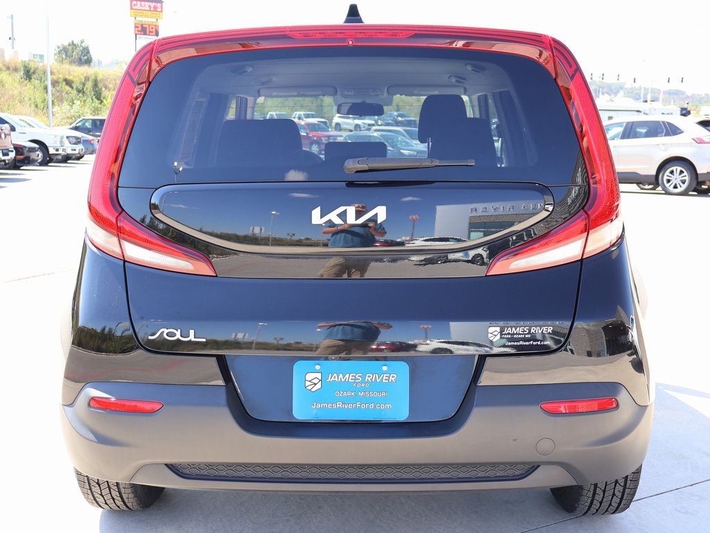 2022 Kia Soul LX photo 3