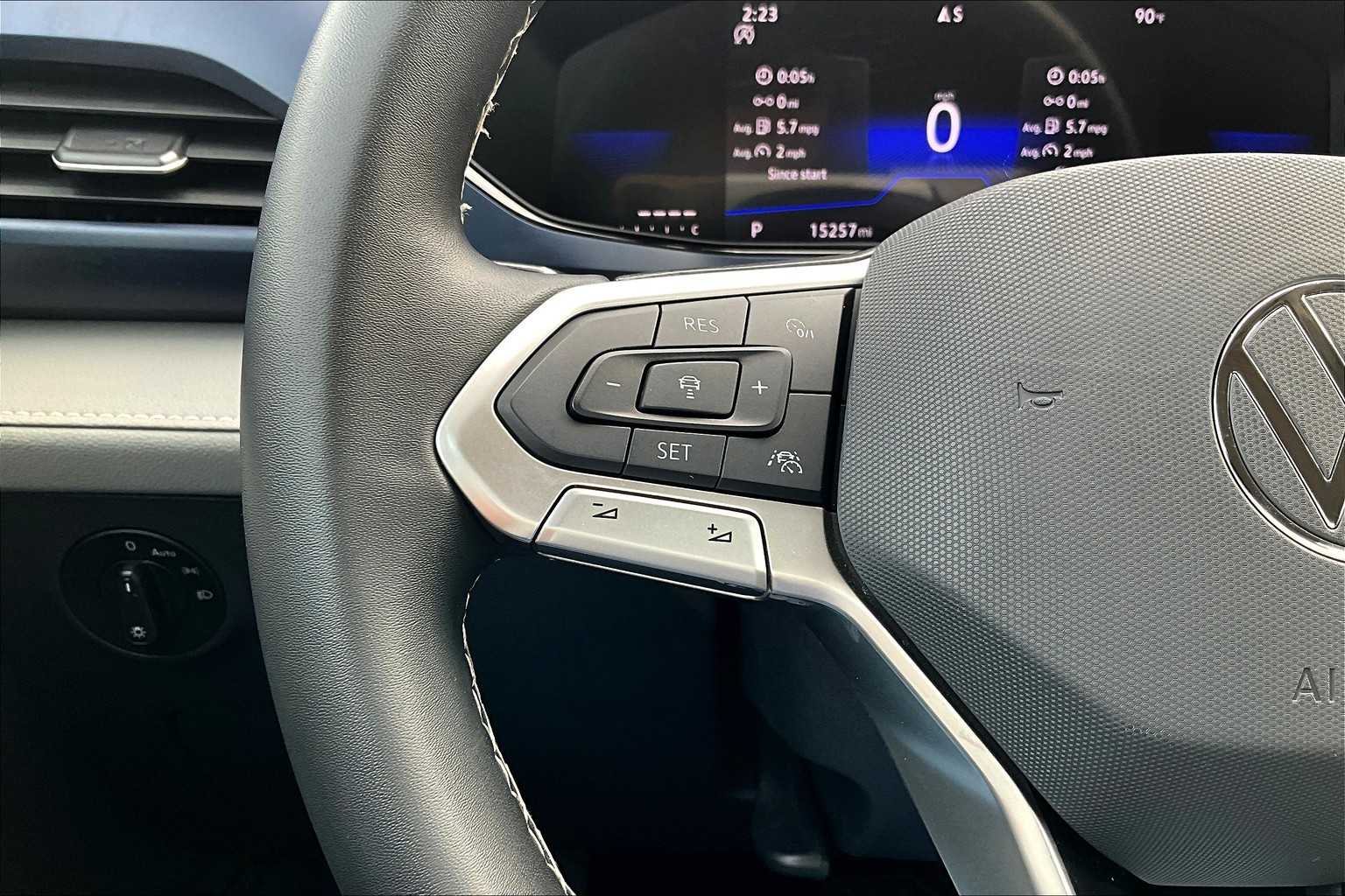 2024 Volkswagen Taos SE photo 21