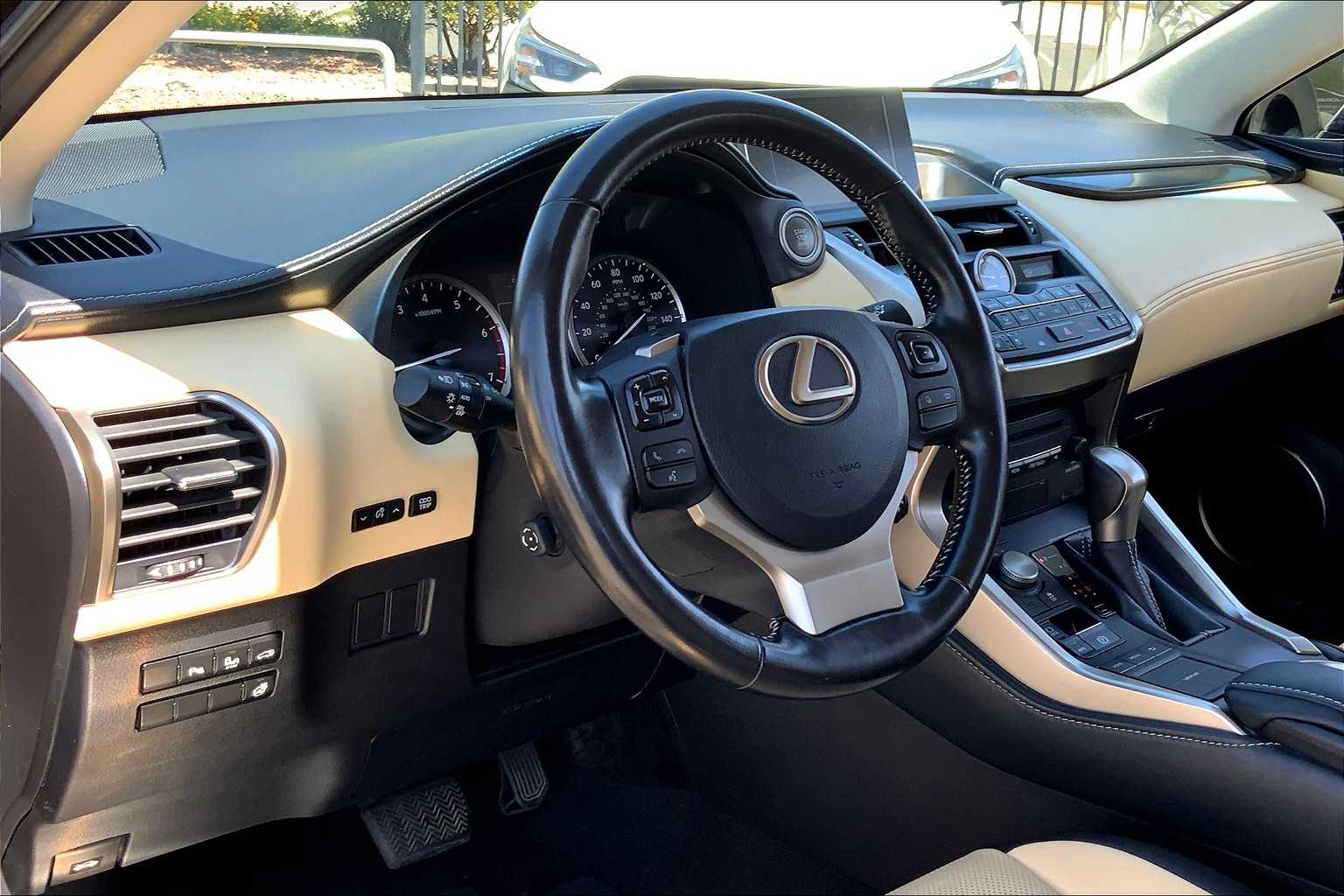 2017 Lexus NX 200t Luxury photo 15