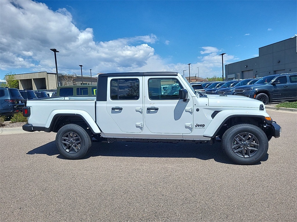 2024 Jeep Gladiator Sport photo 2