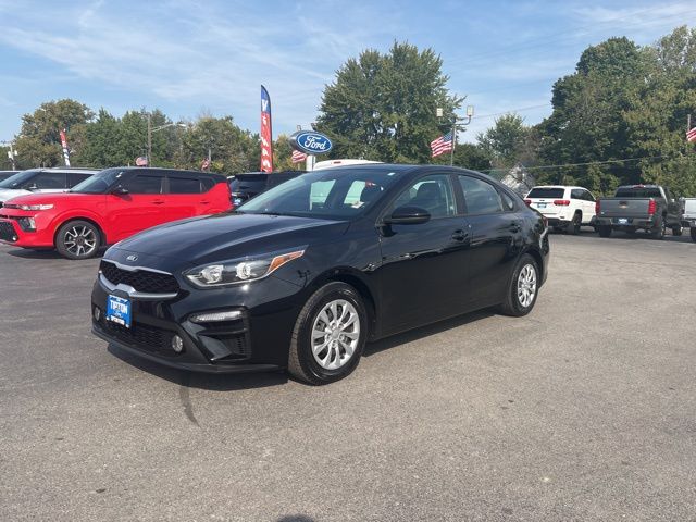 2021 Kia Forte FE photo 2