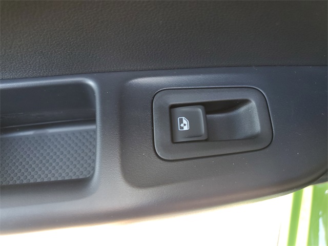 2025 Volkswagen Taos SE photo 11