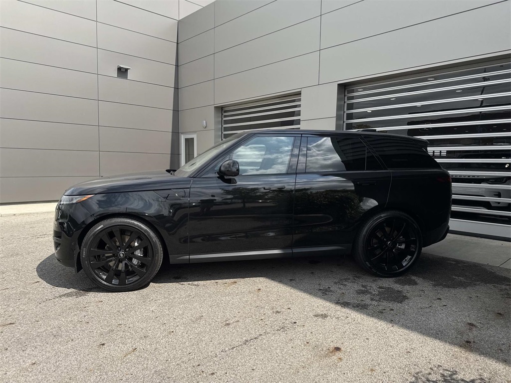 2025 Land Rover Range Rover Sport SE photo 2