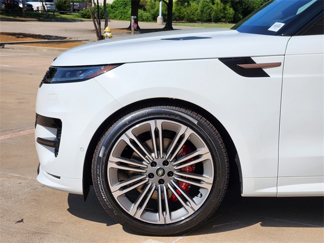 2025 Land Rover Range Rover Sport SE photo 6