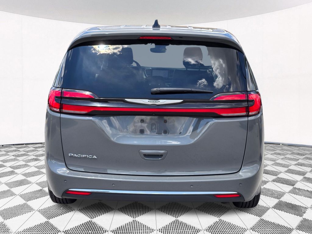 2023 Chrysler Pacifica Touring L photo 10