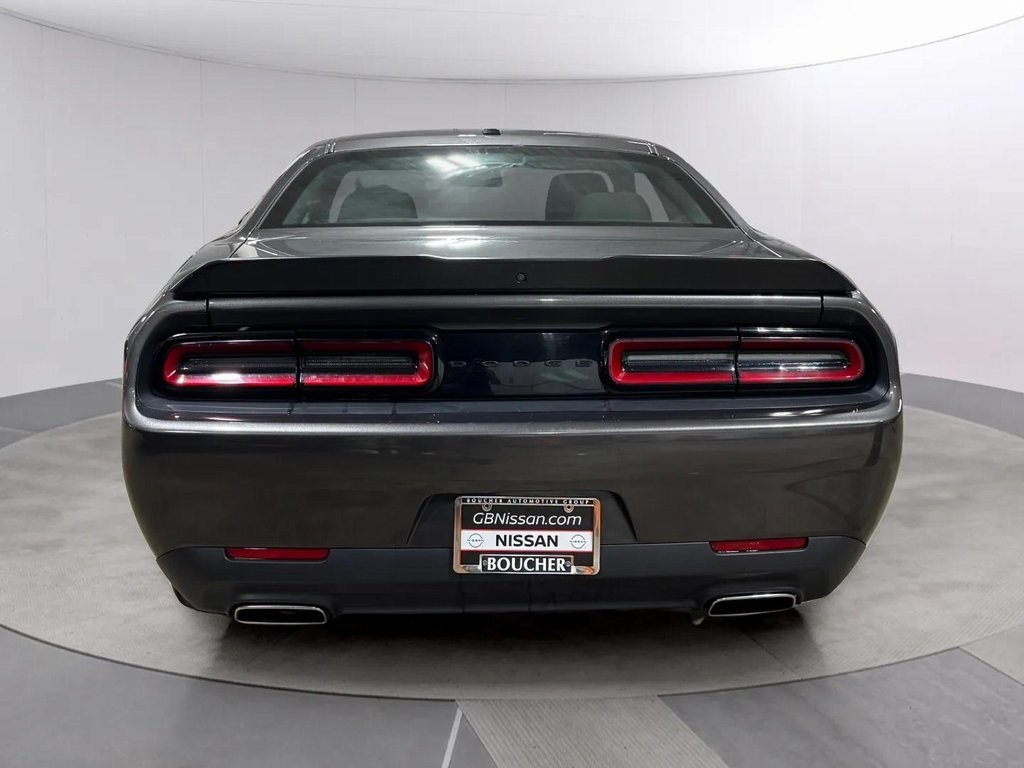 2022 Dodge Challenger SXT photo 5