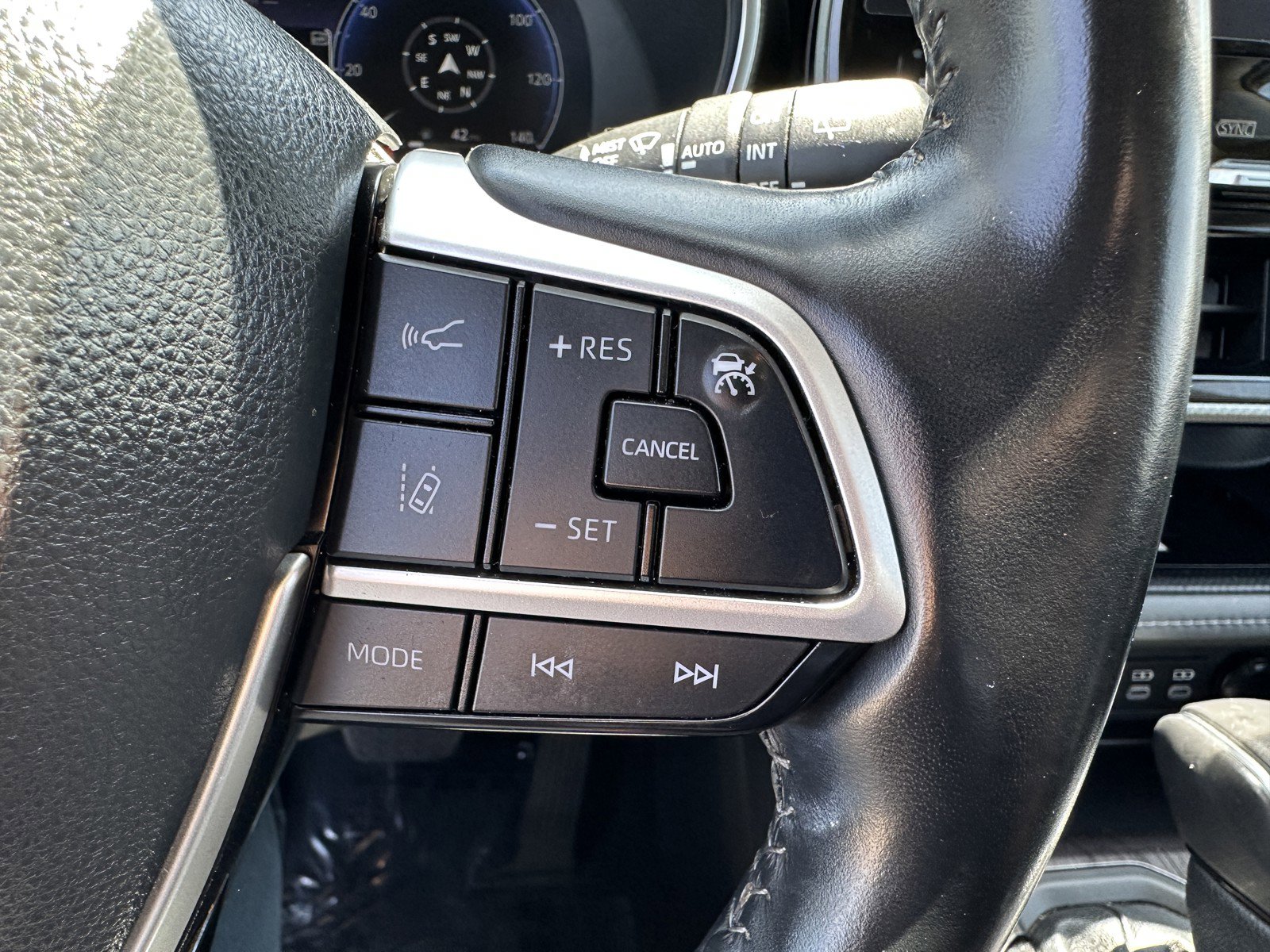 2023 Toyota Highlander Platinum photo 21