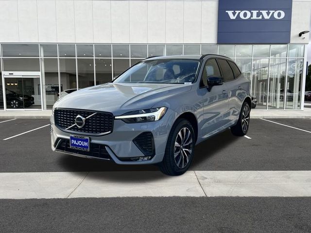 2025 Volvo XC60 B5 Core photo 2