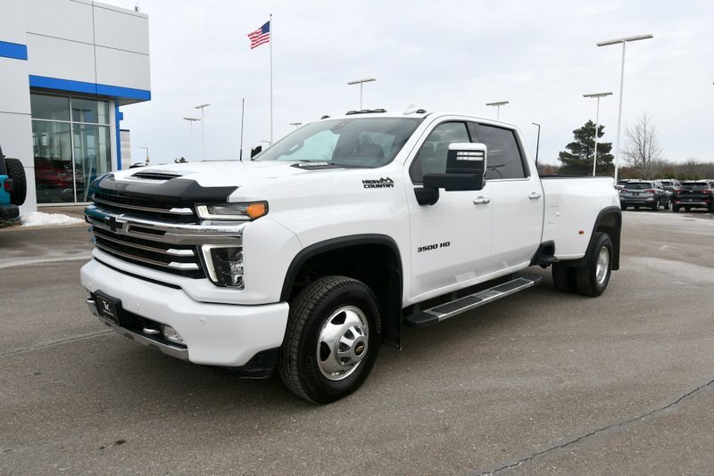 Used 2022 Chevrolet Silverado 3500HD High Country with VIN 1GC4YVEY6NF334883 for sale in North Branch, Minnesota