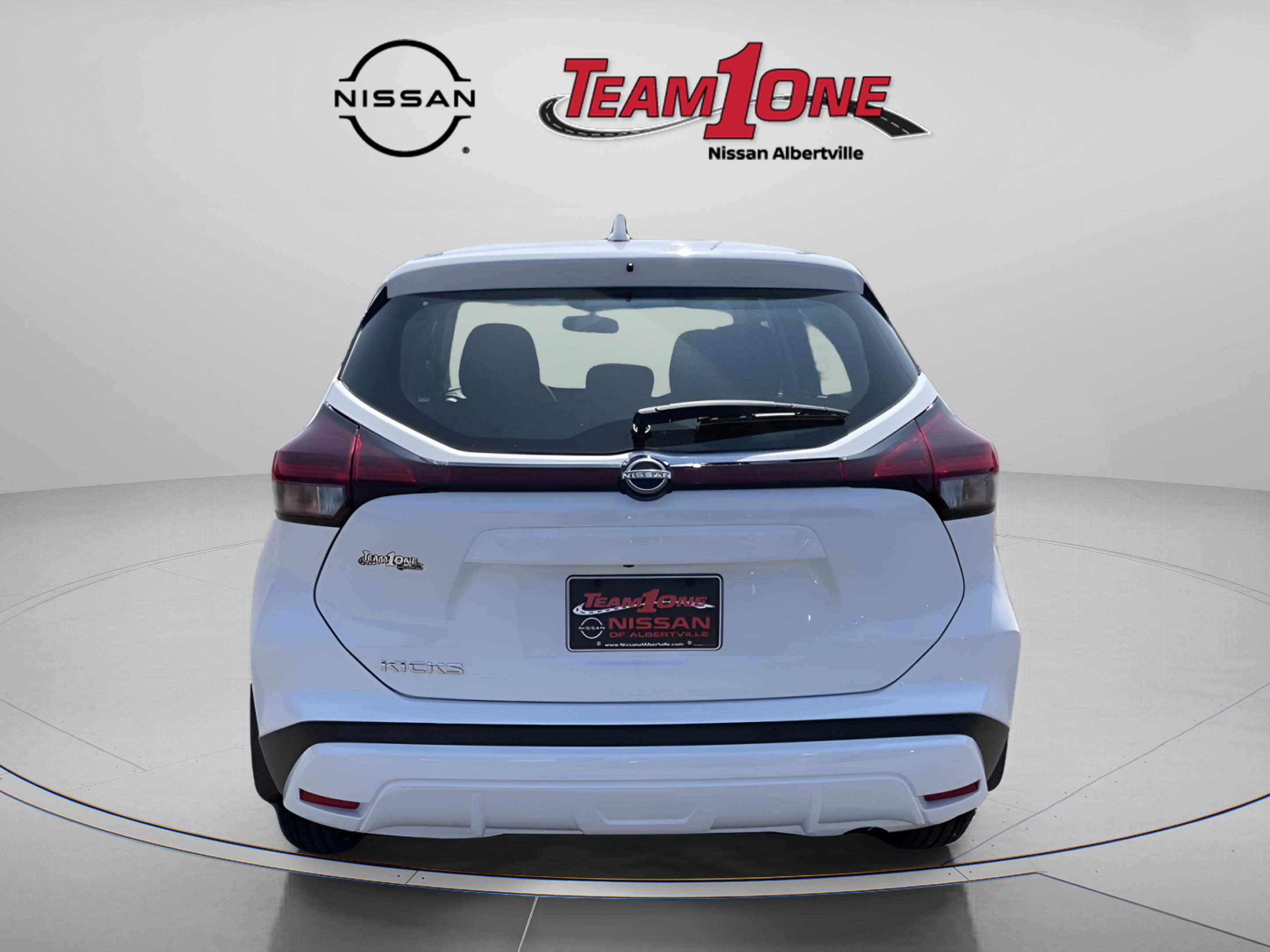 2025 Nissan Kicks Play S photo 3