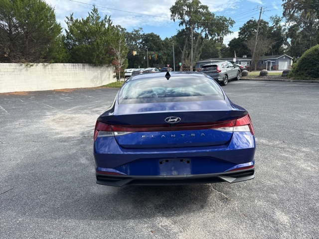 2023 Hyundai Elantra SEL photo 4